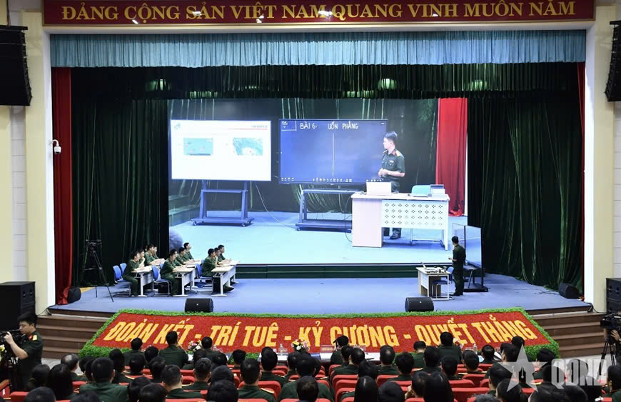 Kết hợp hài hòa giữa công nghệ hiện đại với giá trị cốt lõi của giáo dục quân sự truyền thống